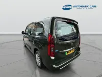 Used Vauxhall Combo Design Edition 100 kW (136 HP) 2025 Green MPV