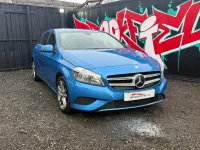 Begagnad Mercedes A180 109 HK (80 kW) 2014 Blå Halvkombi