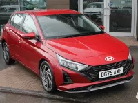 Used Hyundai i20 Advanced 101 HP (74 kW) 2025 Red Hatchback