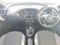 Used Toyota Aygo X PURE 72 HP (52 kW) 2022 White SUV