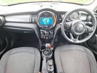 Used Mini Cooper Classic 136 HP (100 kW) 2019 Red Hatchback