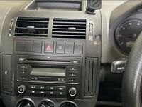 Begagnad VW Polo SE 75 HK (55 kW) 2006 Silver Halvkombi