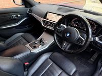 Begagnad BMW 320 M Sport 2021 Blå Kombi
