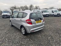 Begagnad Honda Jazz S 90 HK (66 kW) 2013 Silver Halvkombi
