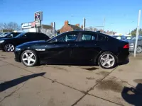 Begagnad Jaguar XE R-Sport 180 HK (132 kW) 2017 Svart Sedan