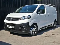 Used Vauxhall Vivaro S 100 HP (73 kW) 2019 White MPV
