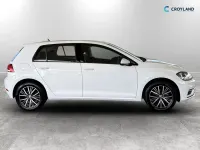 Used VW Golf VII SE 110 HP (80 kW) 2018 White Hatchback