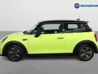 Begagnad Mini Cooper S Classic 2023 Gul Halvkombi