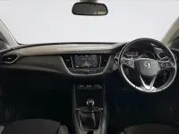 Used Vauxhall Grandland X SRi 130 HP (95 kW) 2020 White SUV