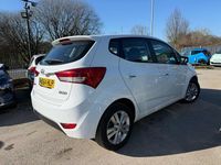 Used Hyundai ix20 Active 125 HP (91 kW) 2015 White Hatchback