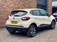 Used Renault Captur Dynamique 90 HP (66 kW) 2017 Cream SUV