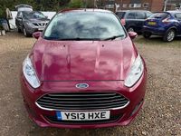 Used Ford Fiesta Zetec 105 HP (77 kW) 2013 Red Hatchback