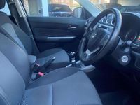 Used Suzuki Vitara SZ-T 140 HP (102 kW) 2019 White Estate