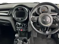 Usado Mini Cooper D Hatch 114 HP (83 kW) 2017 Prateado Citadino