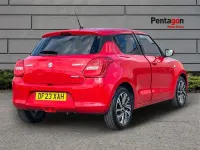 Usado Suzuki Swift SZ-L 81 CV (59 kW) 2023 Rojo Utilitario