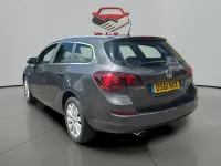 Używany Vauxhall Astra 165 KM (121 kW) 2011 Szary Kombi