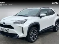 Used Toyota Yaris Hybrid 116 HP (85 kW) 2024 Platinum white pearl Estate
