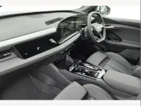 Begagnad Audi Q6 e-tron S-Line 225 kW (306 HK) 2024 Vit SUV