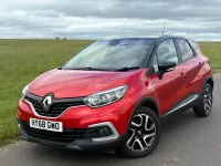Used Renault Captur Iconic 90 HP (66 kW) 2018 Red/black SUV