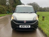 Usado Fiat Doblò 90 HP (66 kW) 2016 Branco Monovolume
