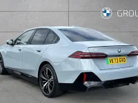 Usado BMW i5 M Sport 246 kW (335 CV) 2023 Gris Berlina