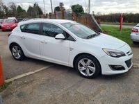 Second-hand Vauxhall Astra SRi 2015 Alb Hatchback