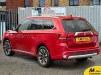 Used Mitsubishi Outlander P-HEV 200 HP (147 kW) 2015 Red SUV