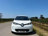 Used Renault Zoe Expression 64 kW (88 HP) 2015 White Hatchback