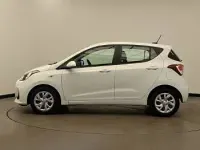 Used Hyundai i10 SE 66 HP (48 kW) 2017 White Hatchback