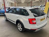 Used Skoda Octavia Scout 4x4 150 HP (110 kW) 2015 White Hatchback
