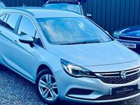 Usado Vauxhall Astra S 2017 Plateado Familiar
