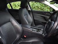 Usado Jaguar XE Portfolio 250 HP (183 kW) 2018 Azul Sedan