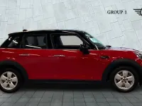 Usado Mini Cooper Classic 134 HP (98 kW) 2024 Vermelho Citadino