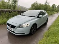 Used Volvo V40 Momentum 120 HP (88 kW) 2017 Blue Hatchback