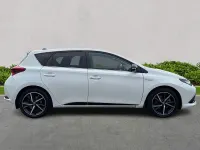 Used Toyota Auris Hybrid Design 136 HP (100 kW) 2018 White Hatchback