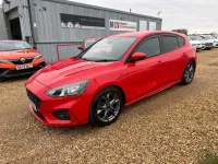 Begagnad Ford Focus ST-Line 125 HK (91 kW) 2019 Röd Halvkombi