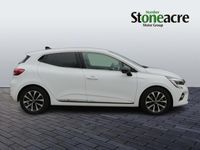 Used Renault Clio V Techno 143 HP (105 kW) 2023 White Hatchback