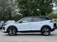 Neu Peugeot 2008 GT 129 PS (94 kW) 2026 Weiß SUV