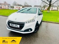 Used Peugeot 208 80 HP (58 kW) 2017 White Hatchback