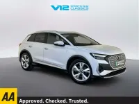 Begagnad Audi Q4 e-tron S-Line 125 kW (170 HK) 2023 Vit SUV