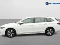 Used VW Passat Life 204 HP (150 kW) 2025 White Estate
