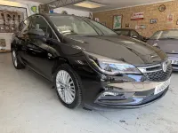 Used Vauxhall Astra Elite 200 HP (147 kW) 2018 Black Hatchback