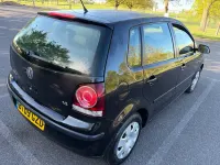 Begagnad VW Polo 2009 Svart Halvkombi