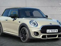 Usado Mini Cooper Hatch 134 CV (98 kW) 2020 Gris Utilitario