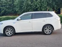 Used Mitsubishi Outlander P-HEV 119 HP (87 kW) 2015 White Estate