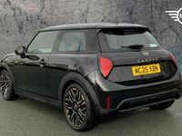 Usado Mini Cooper Hatch 113 kW (154 HP) 2025 Preto Citadino