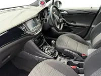 Used Vauxhall Astra SRi 150 HP (110 kW) 2017 Cosmic grey Hatchback