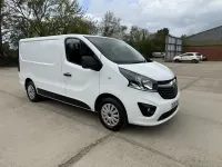 Usado Vauxhall Vivaro Sportive 120 HP (88 kW) 2019 Branco Monovolume