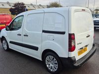 Used Citroën Berlingo 75 HP (55 kW) 2017 White MPV