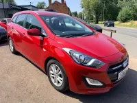 Used Hyundai i30 SE 136 HP (100 kW) 2016 Red Estate